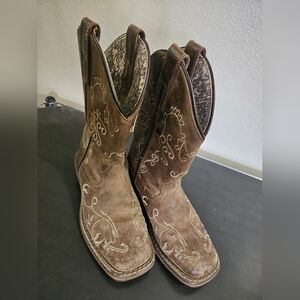 Brown Embroidered Cowboy Boots